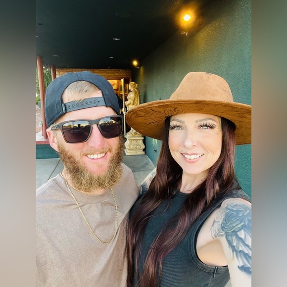 PLEASE LIKE THIS LISTING TO BE NOTIFIED WHEN I GO LIVE💕 LIKE ME AGAIN PLS! - Picture 5 of 14